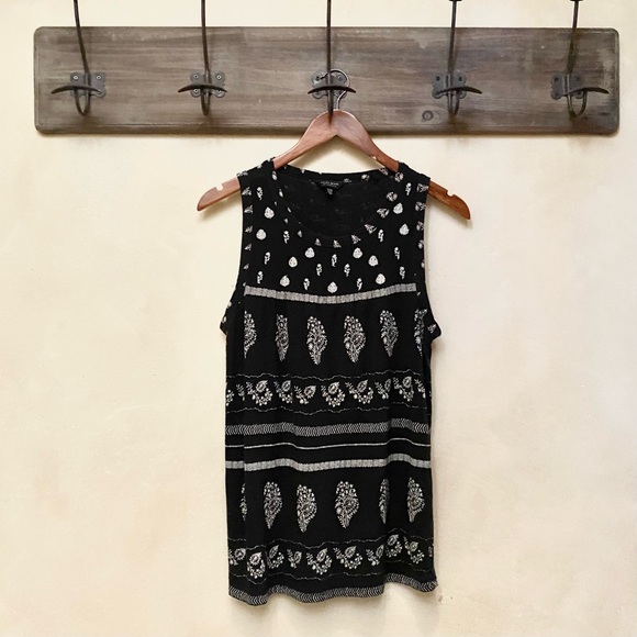 πͺΆ3/$20 LUCKY BRAND Black & White Bandana Patterned CrewNeck Tank-XS - Picture 3 of 15
